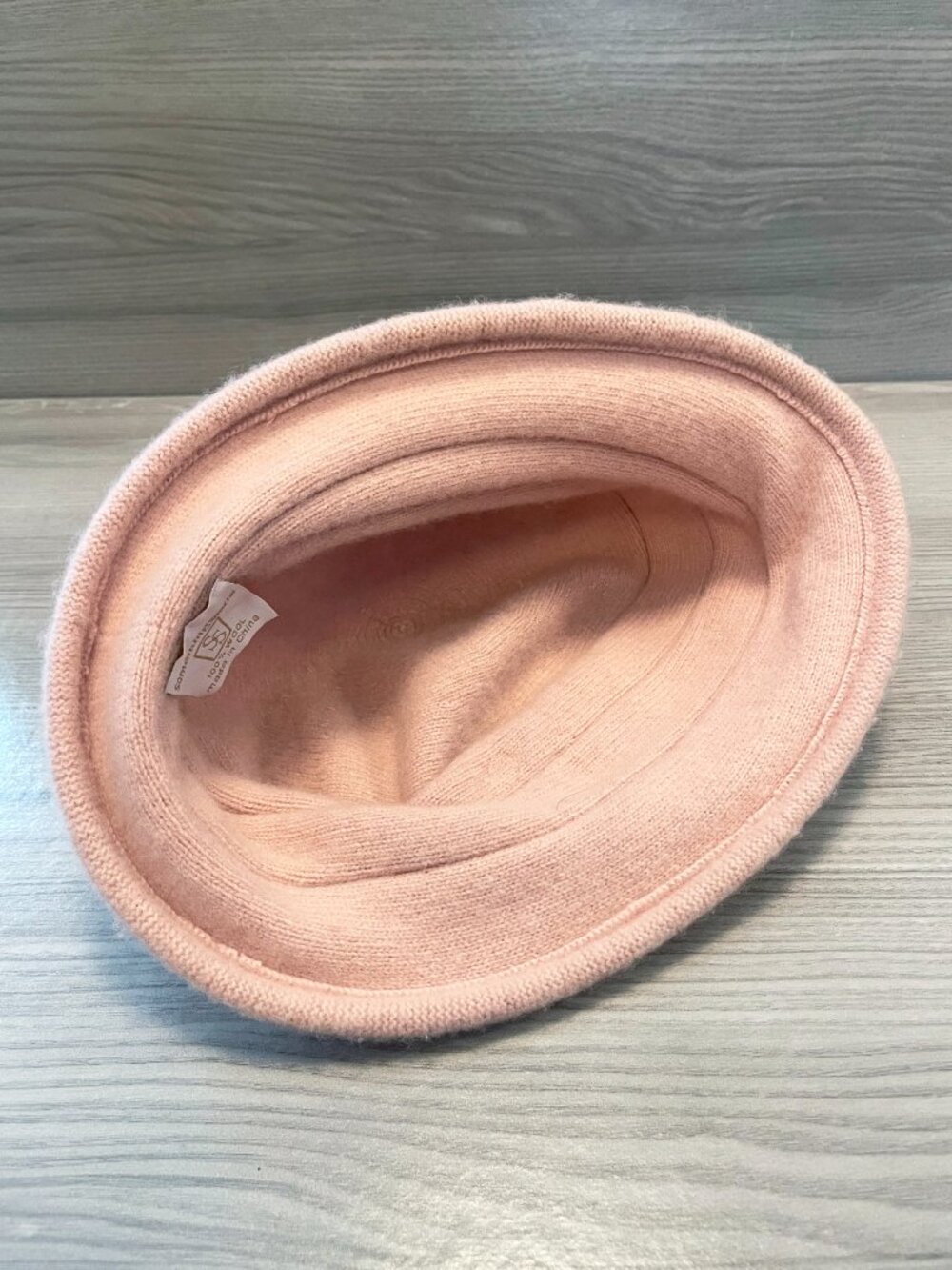 Soft & Warm Pink Wool Cloche Hat Floral Rosette Accent Vintage Style One Size - Picture 4 of 6